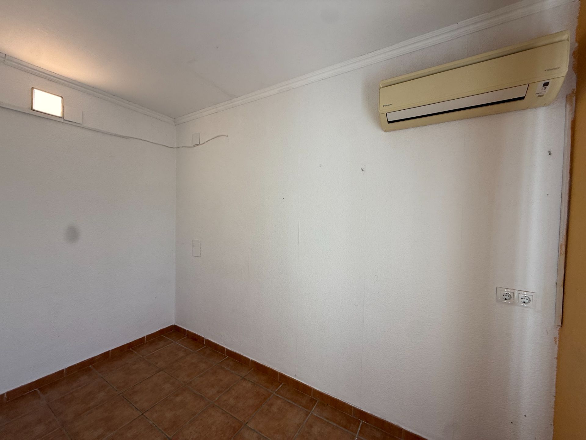 Chalet Independiente con Dos Viviendas - Oportunidad de Inversión en Zona de Playa - Image 27